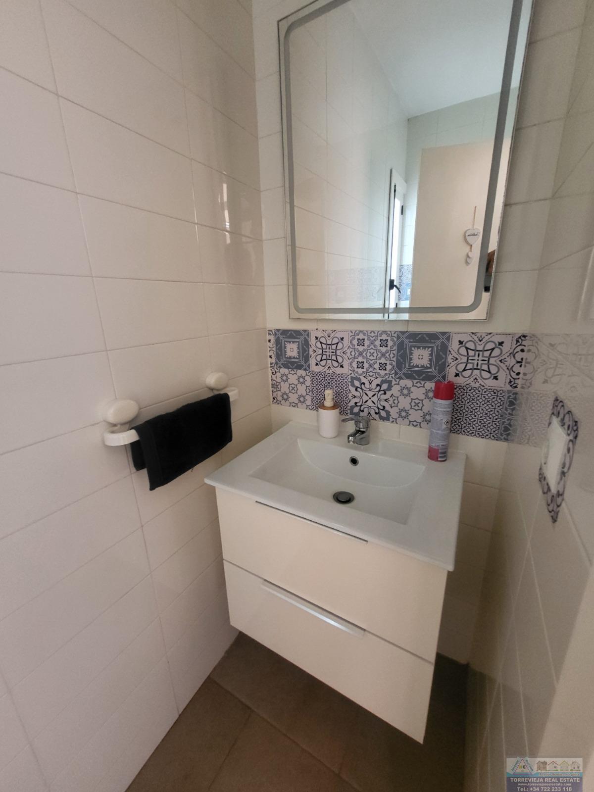 For sale of chalet in Torrevieja