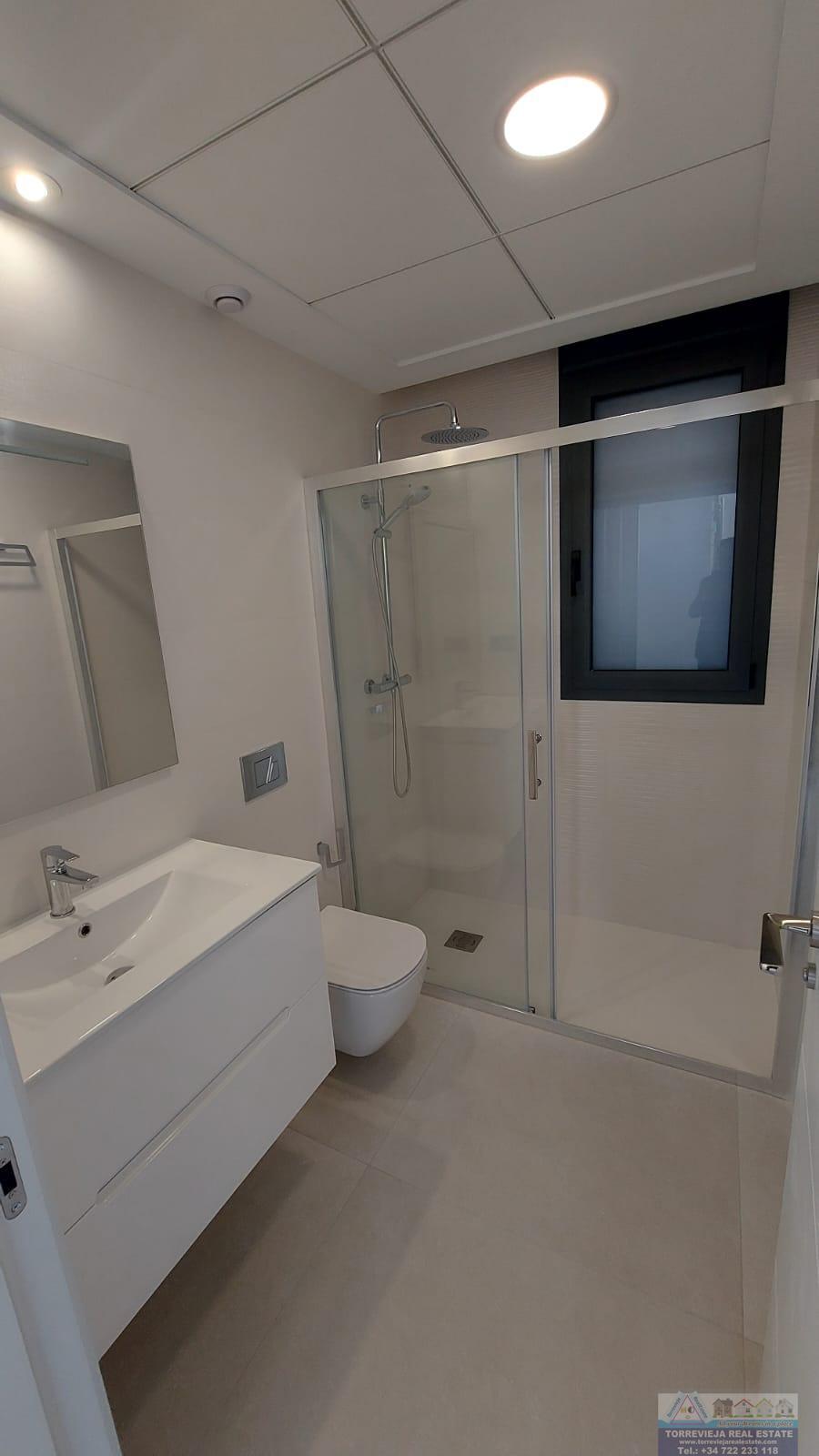 For sale of chalet in Torrevieja