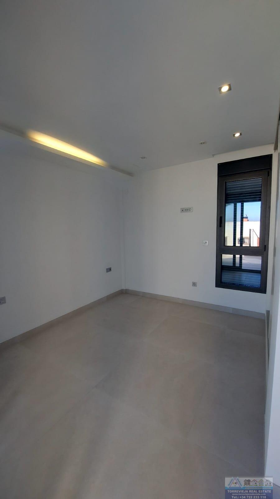 For sale of chalet in Torrevieja