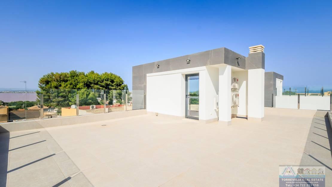 For sale of chalet in Torrevieja