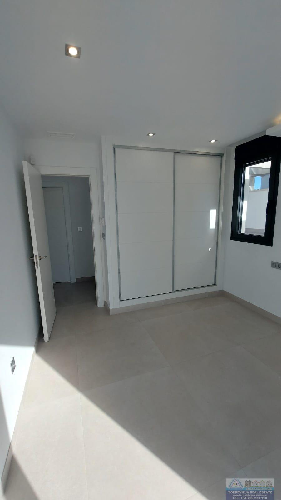 For sale of chalet in Torrevieja