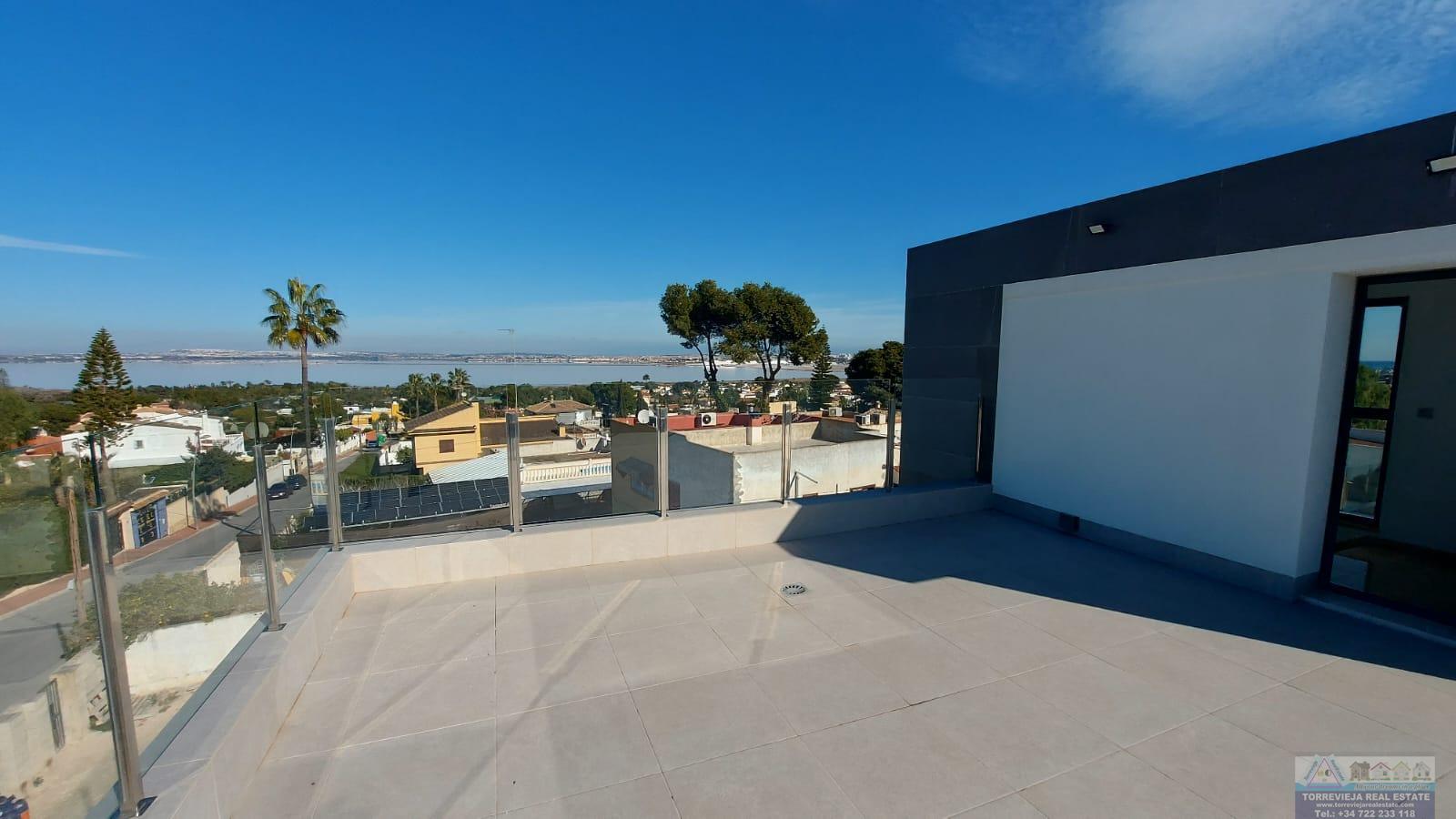 For sale of chalet in Torrevieja