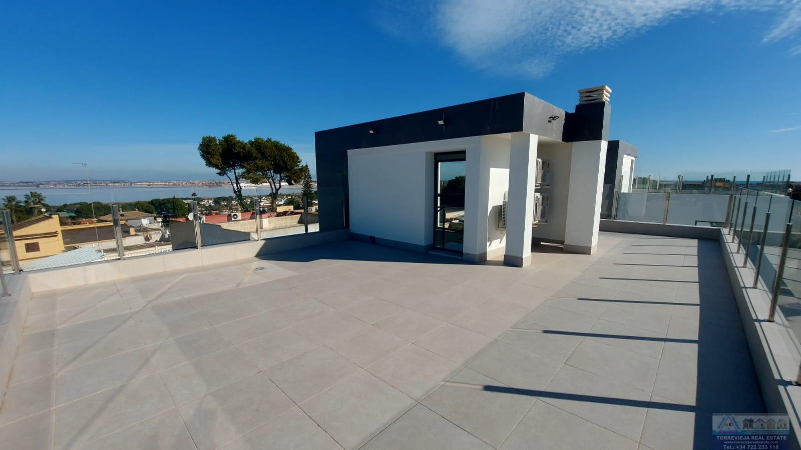 For sale of chalet in Torrevieja