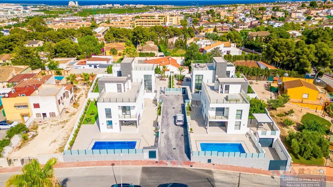 For sale of chalet in Torrevieja