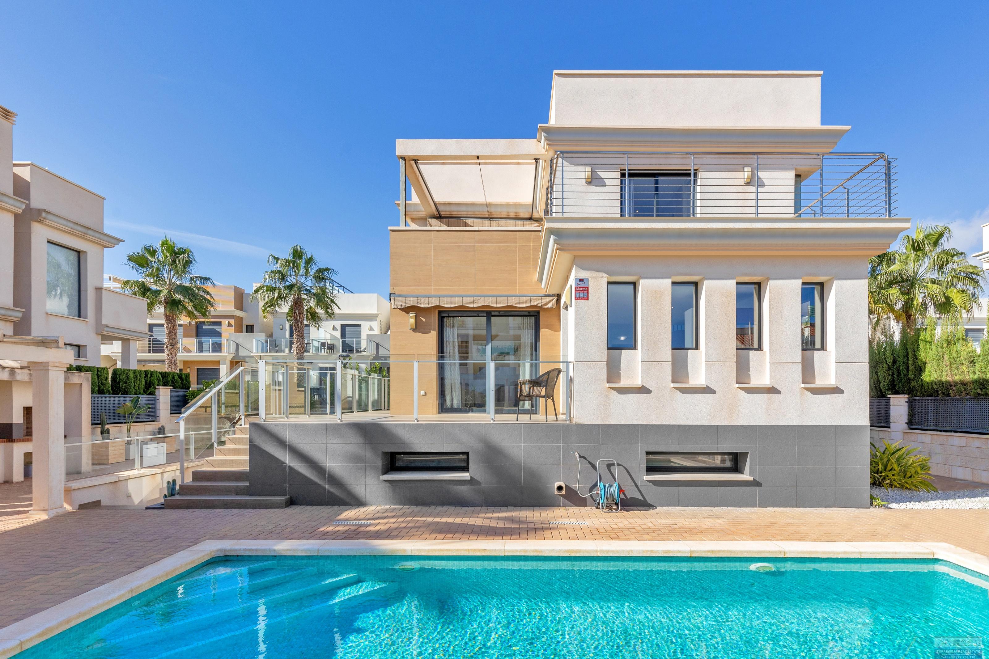 Venta de villa en Orihuela