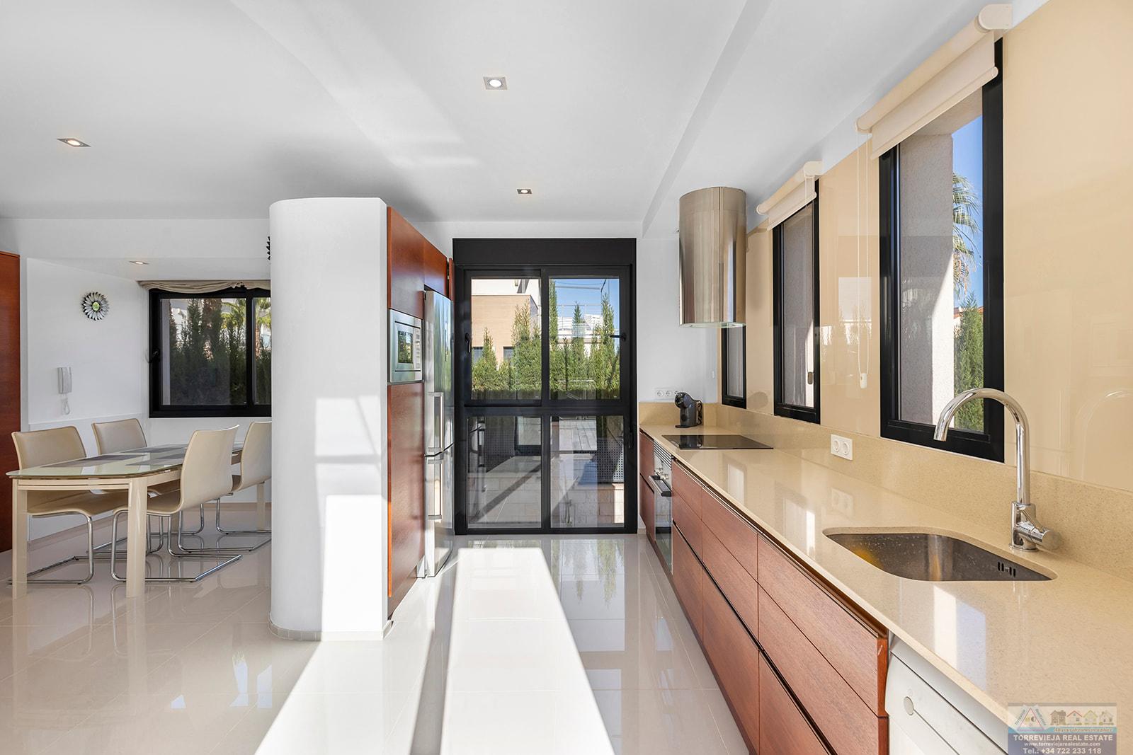 Venta de villa en Orihuela