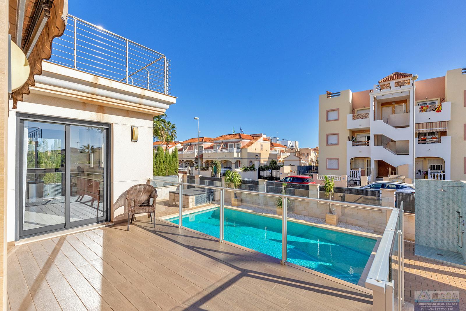 Venta de villa en Orihuela
