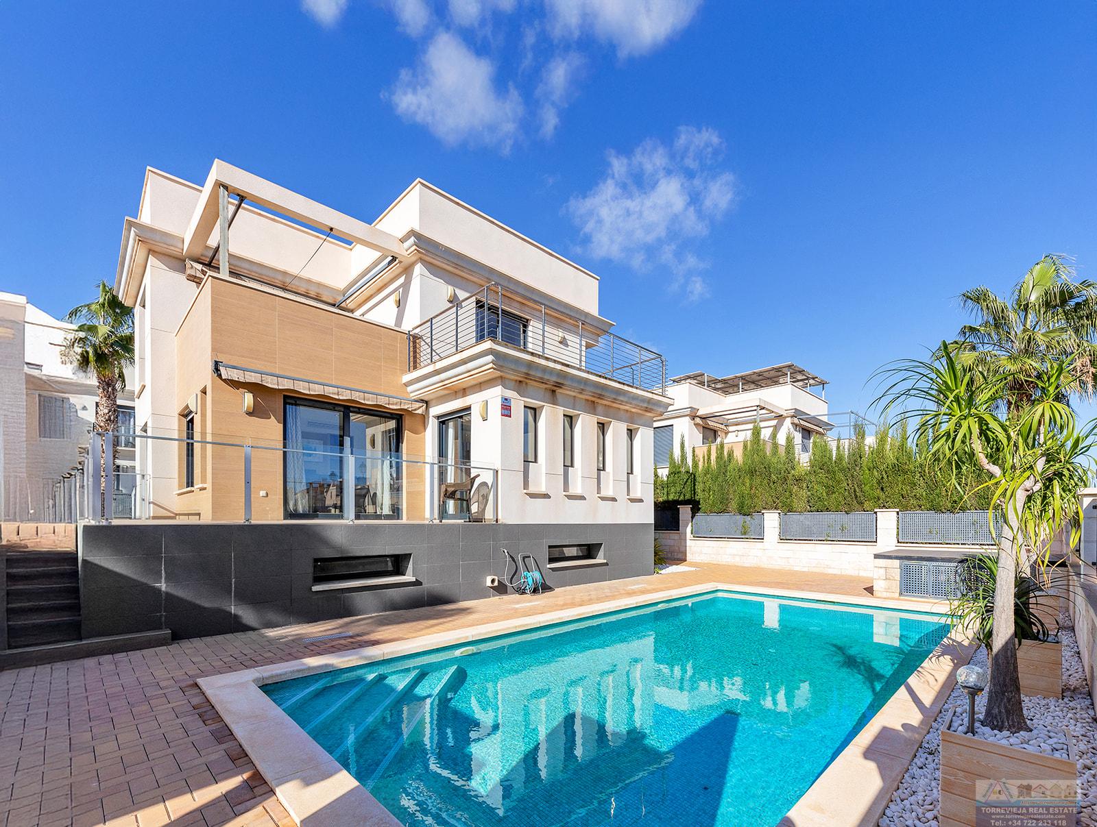 Venta de villa en Orihuela