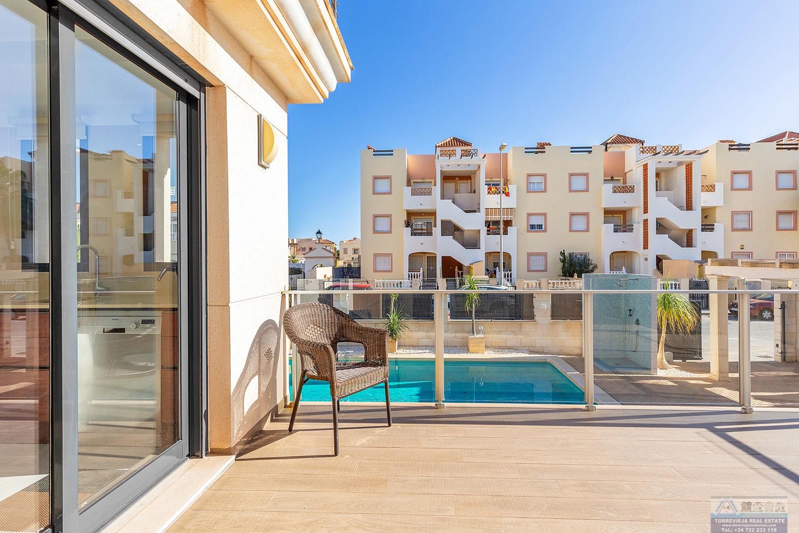 Venta de villa en Orihuela
