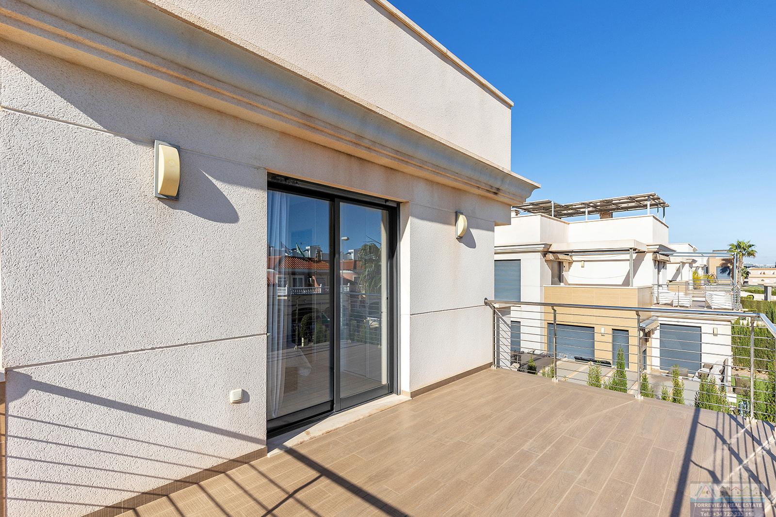 Venta de villa en Orihuela