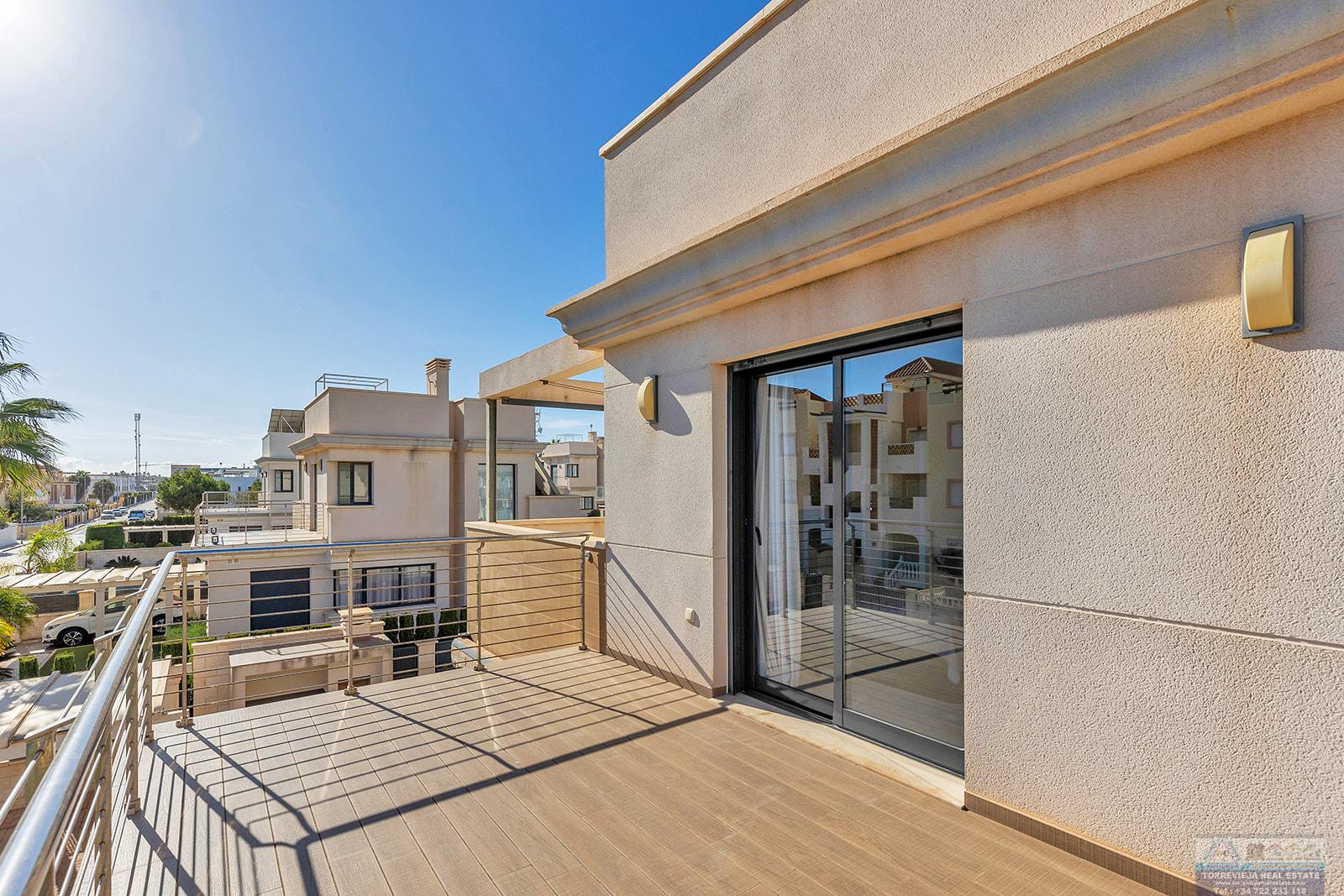 Venta de villa en Orihuela