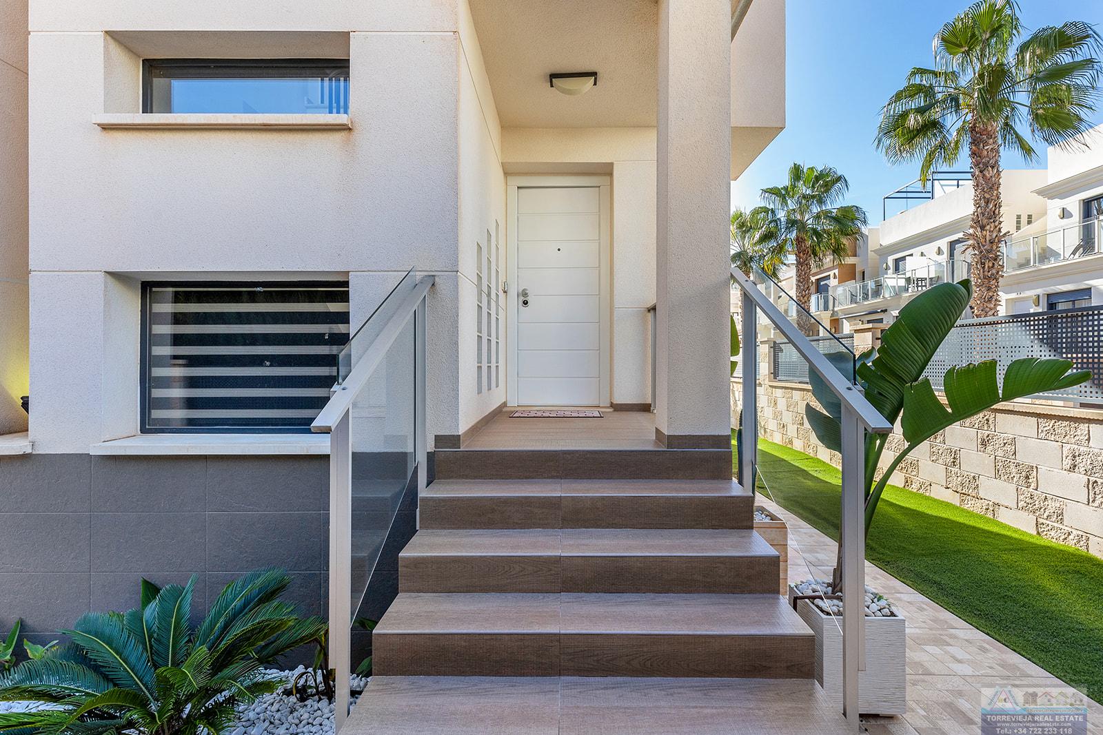Venta de villa en Orihuela