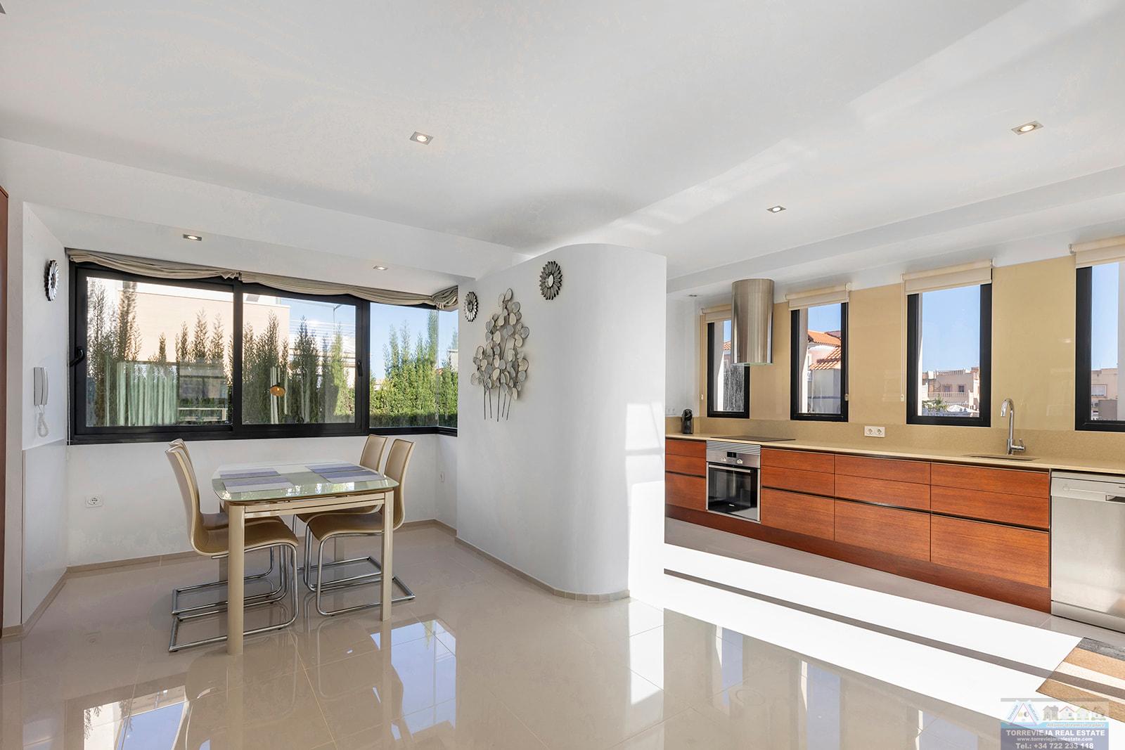 Venta de villa en Orihuela