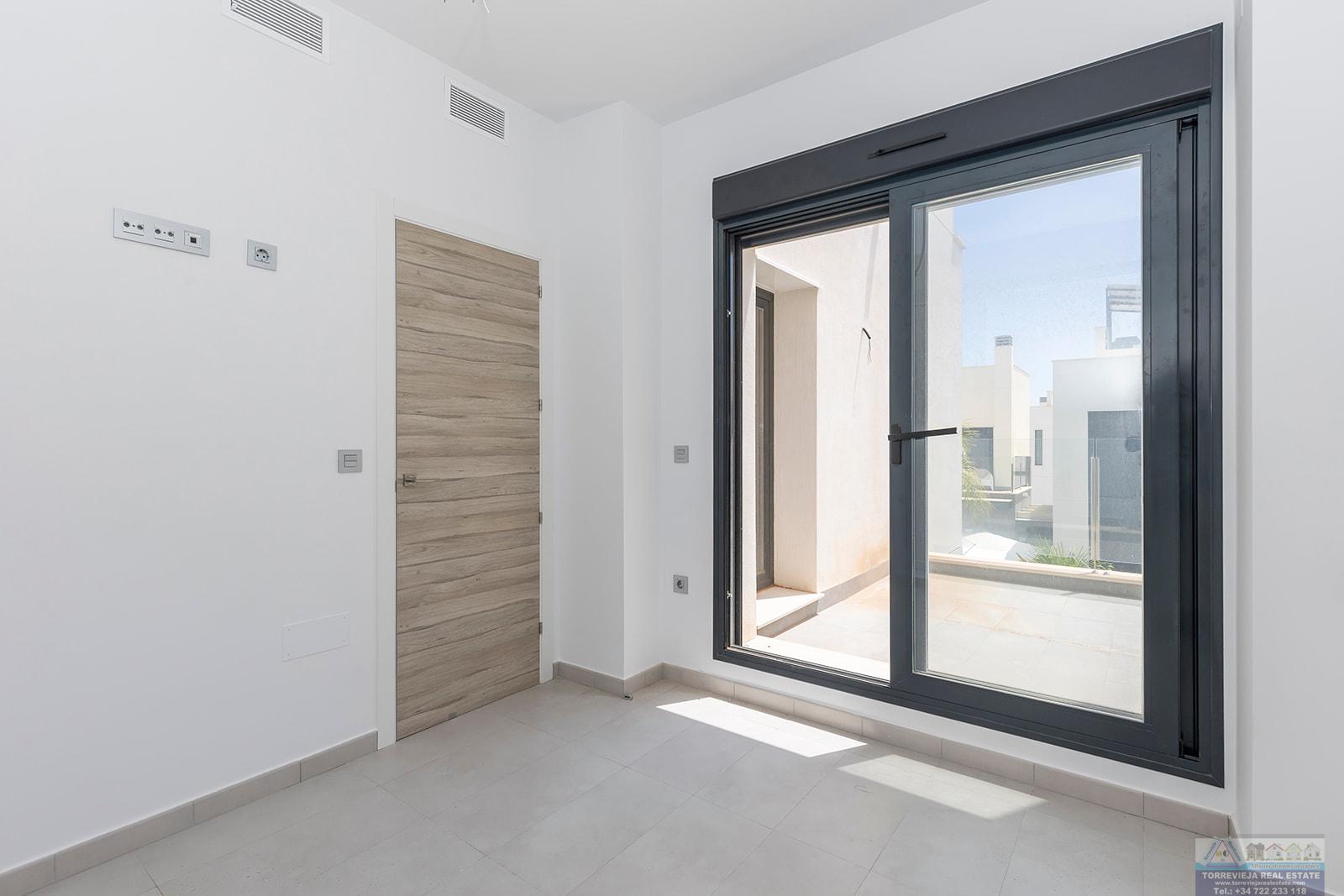 For sale of villa in Orihuela