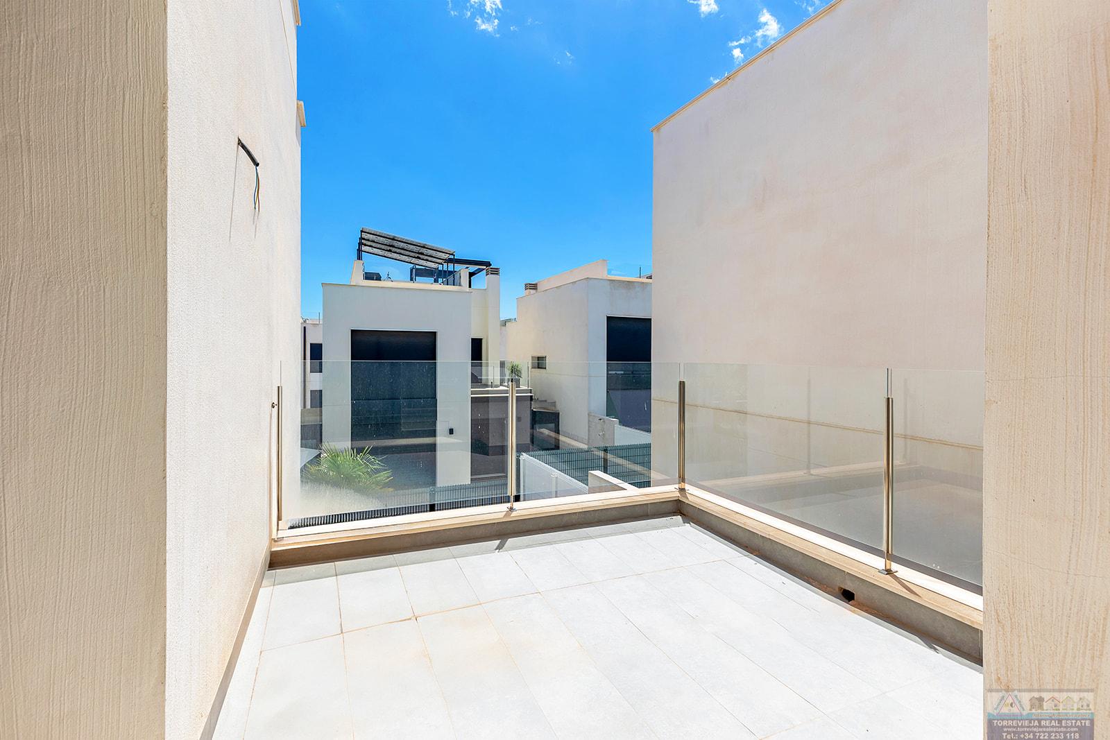 For sale of villa in Orihuela