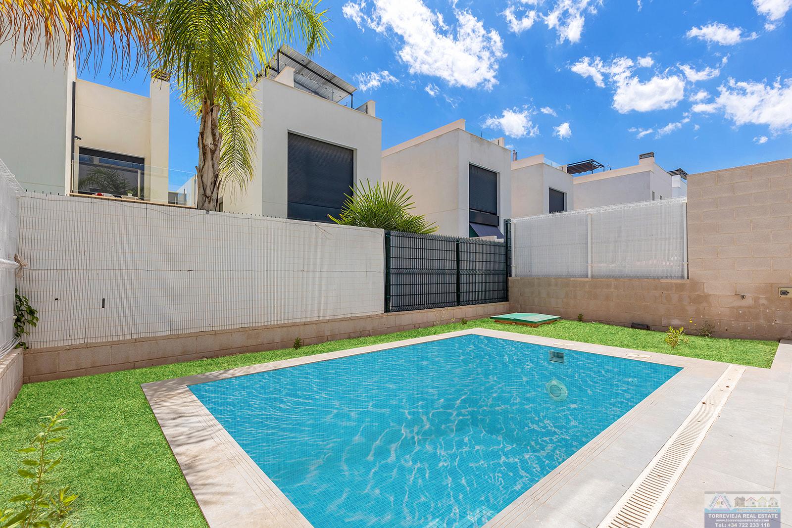 For sale of villa in Orihuela