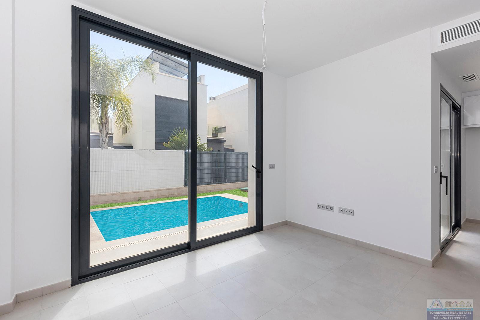 For sale of villa in Orihuela