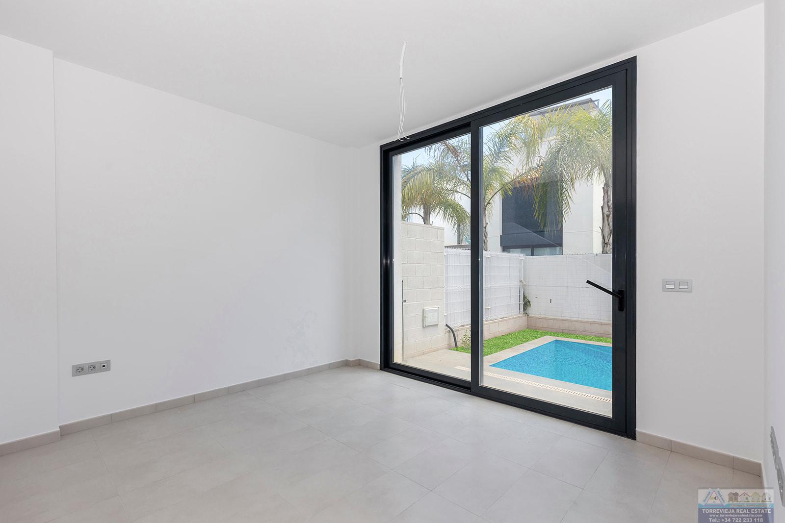 For sale of villa in Orihuela