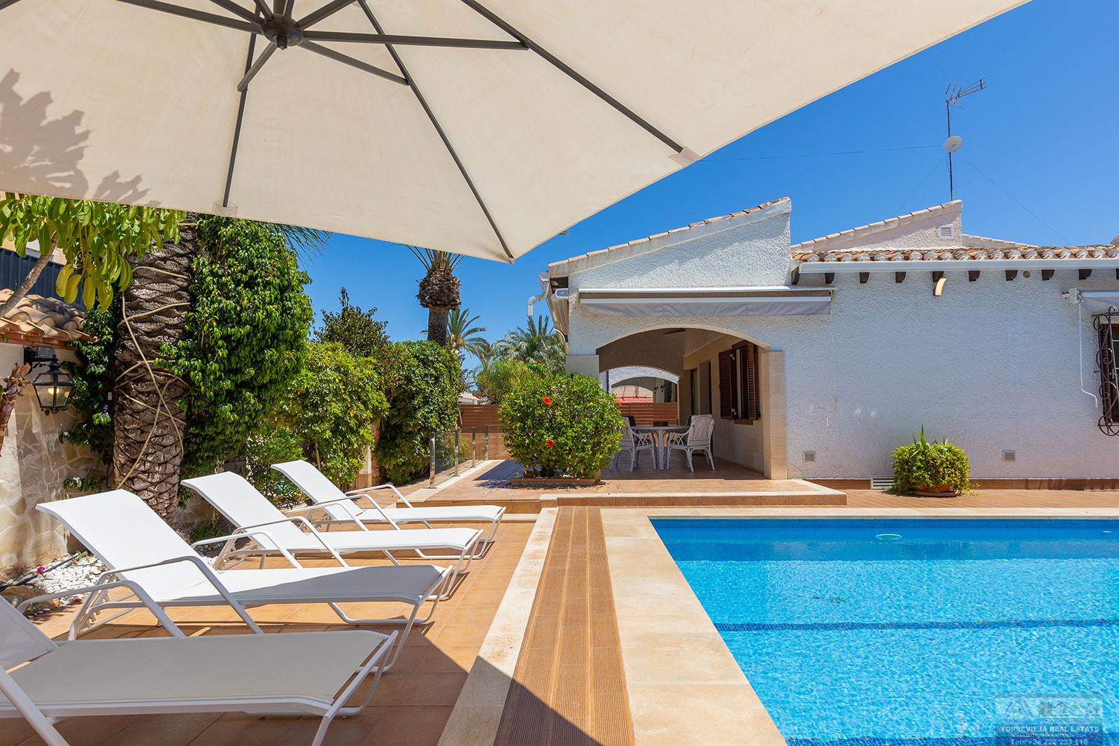 Venta de villa en Orihuela
