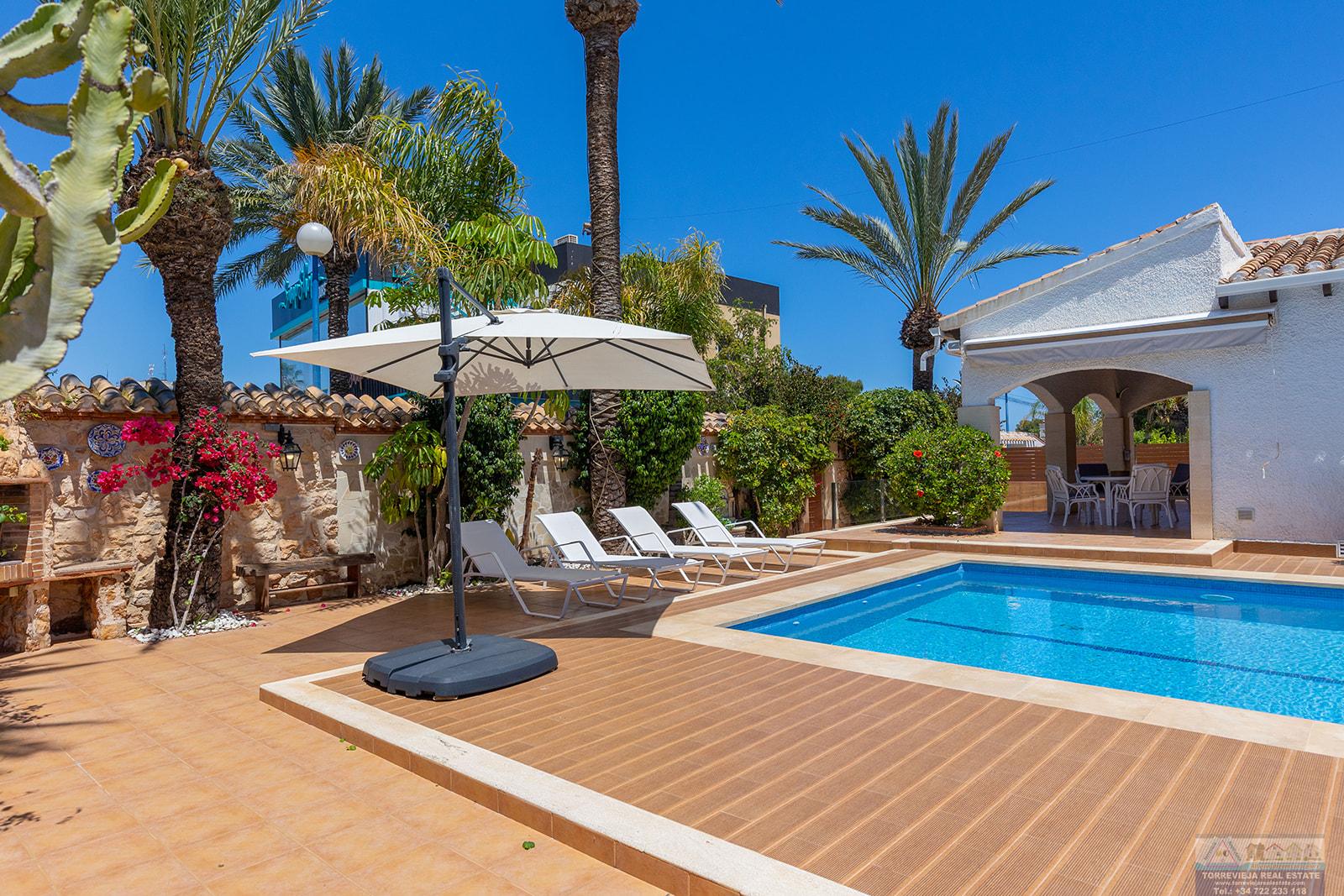 Venta de villa en Orihuela