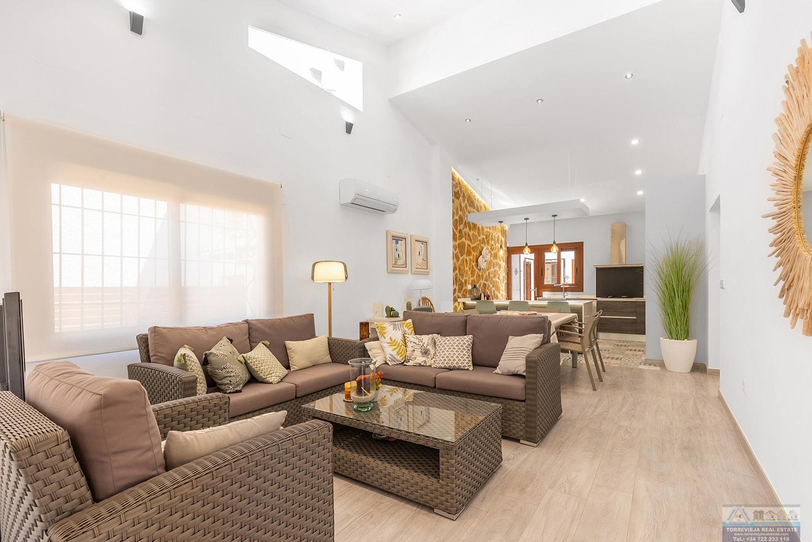 Venta de villa en Orihuela