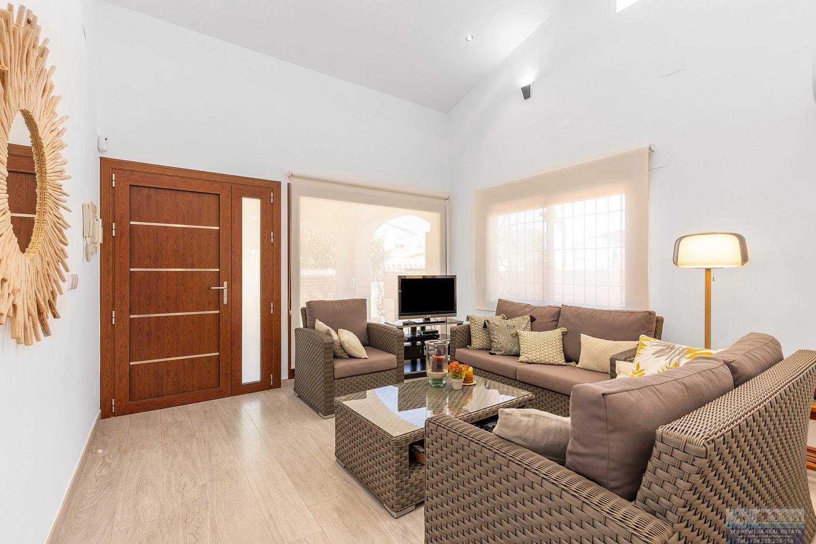 Venta de villa en Orihuela