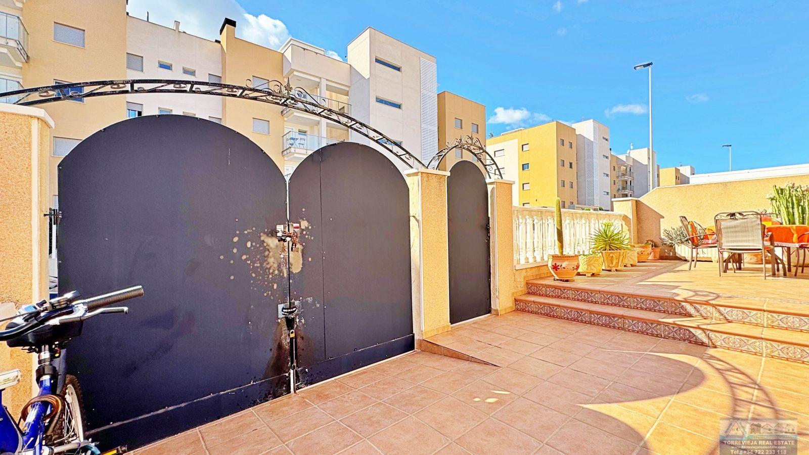 Venta de villa en Orihuela costa