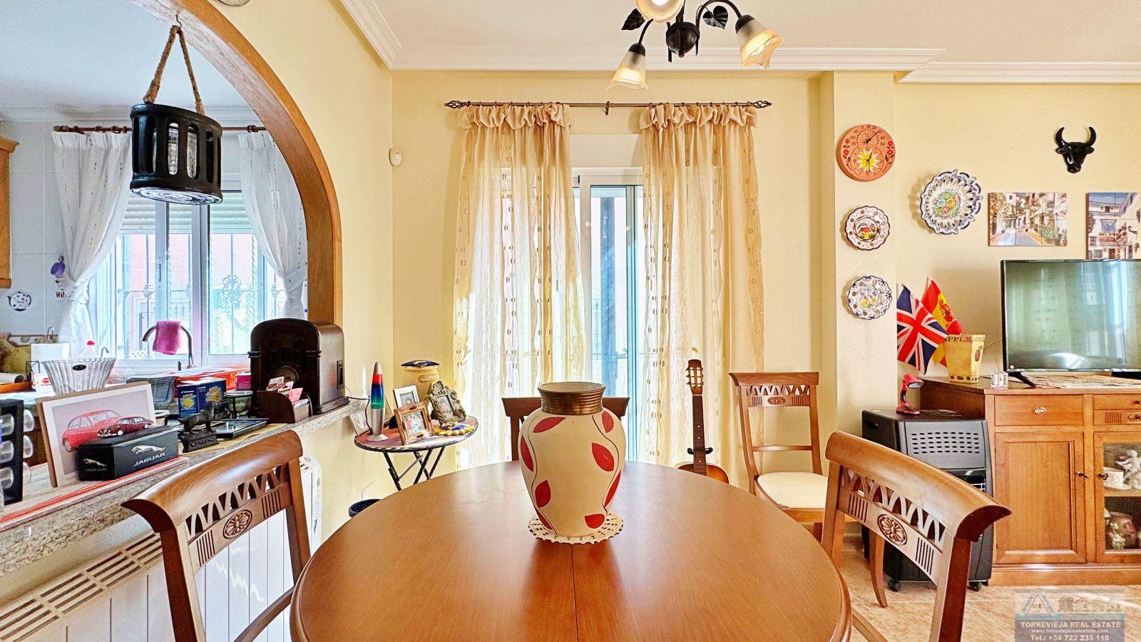 Venta de villa en Orihuela costa