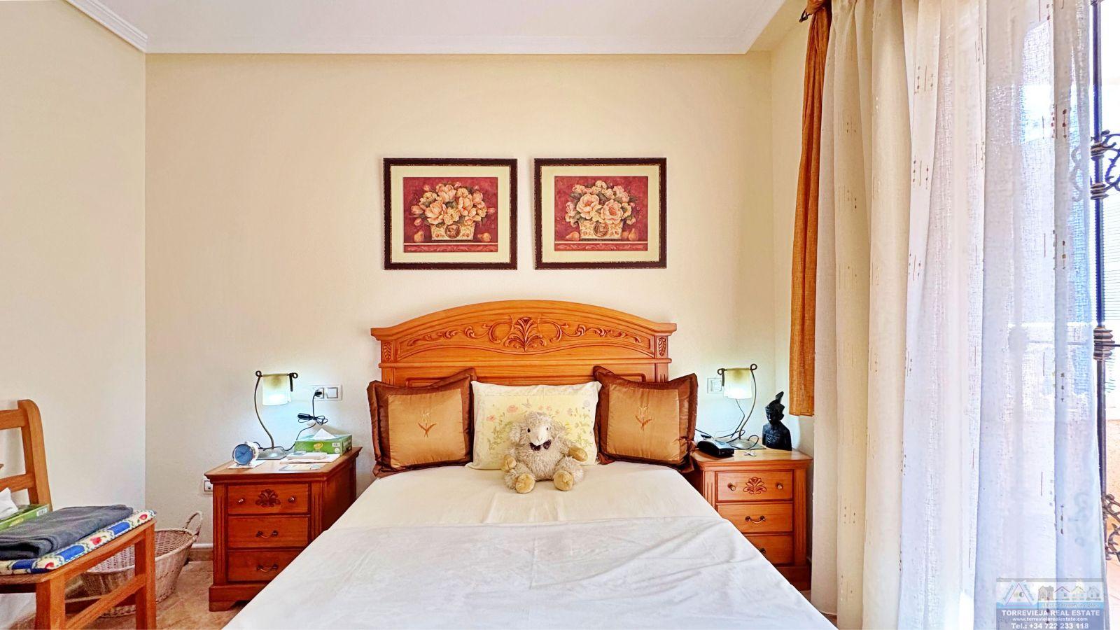 Venta de villa en Orihuela costa