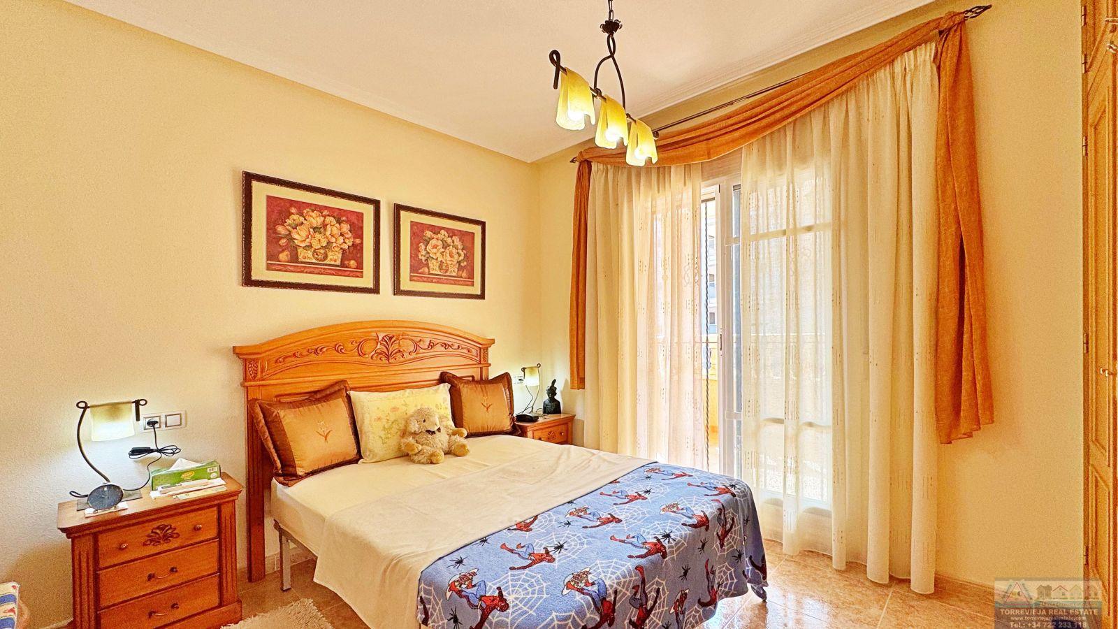 Venta de villa en Orihuela costa