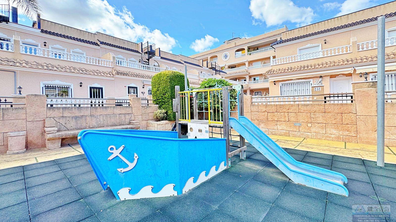 Venta de villa en Orihuela costa