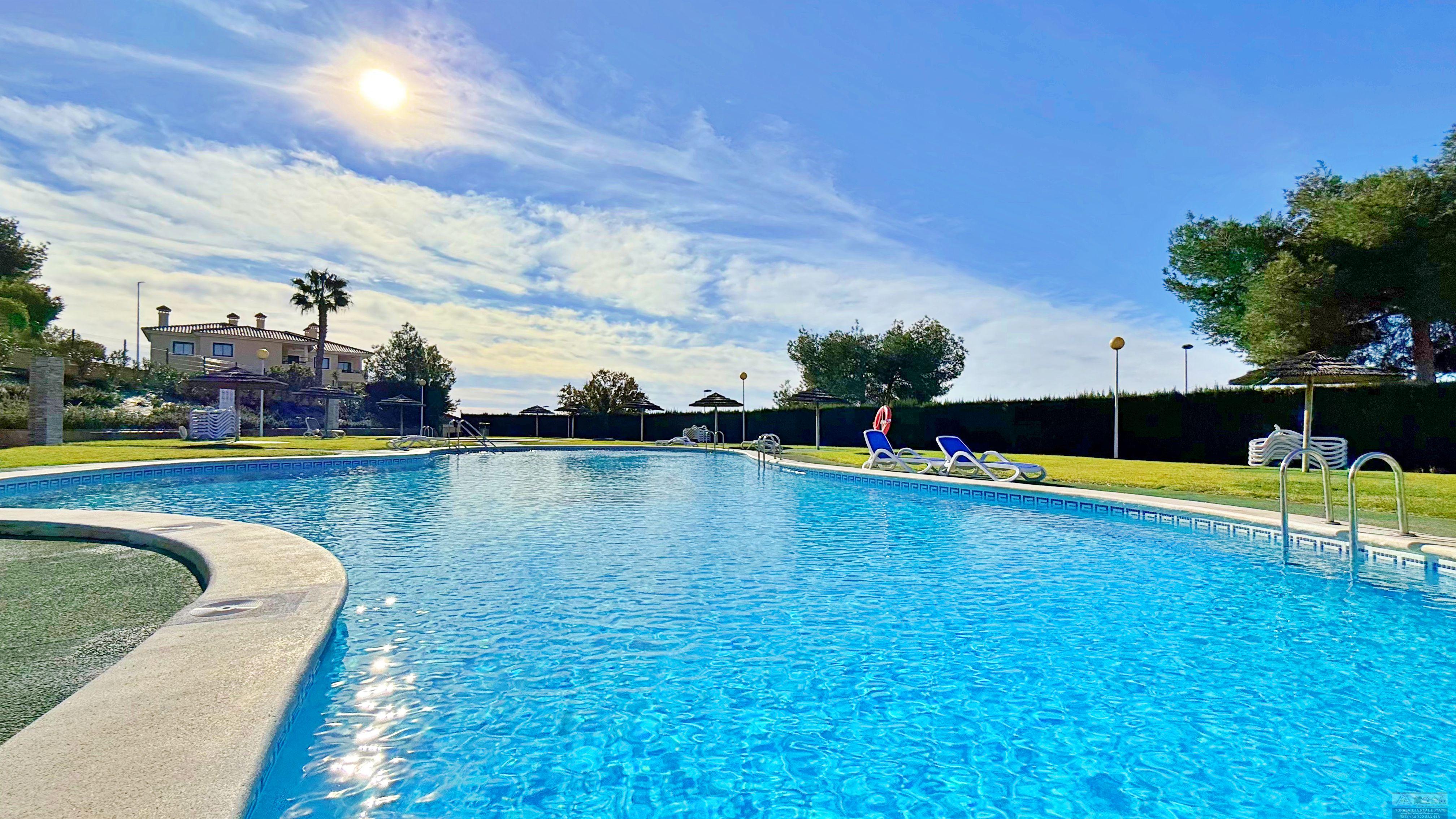 Venta de villa en Orihuela