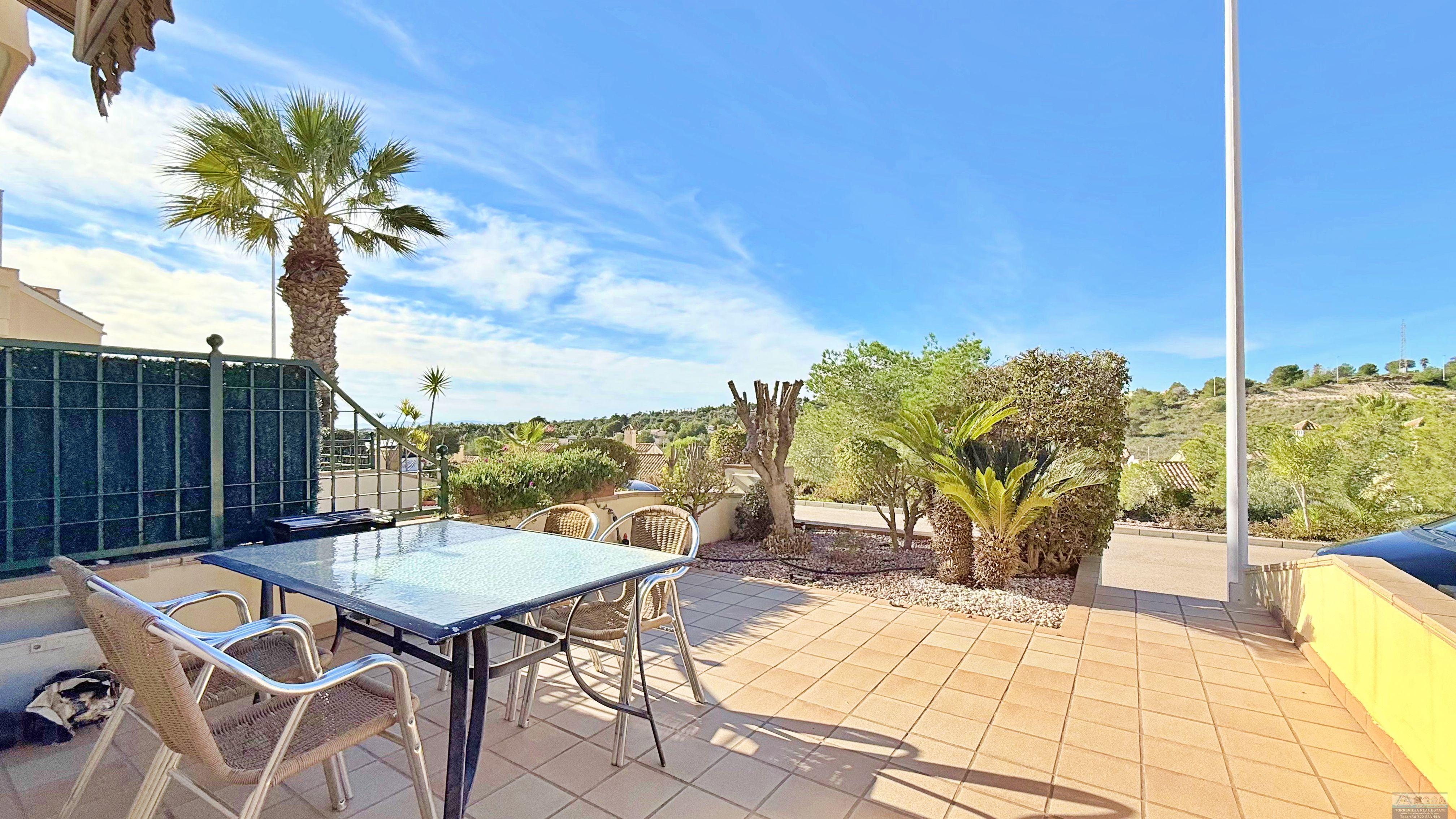 Venta de villa en Orihuela