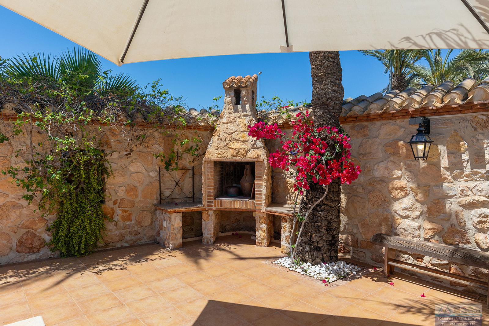 Venta de villa en Orihuela costa