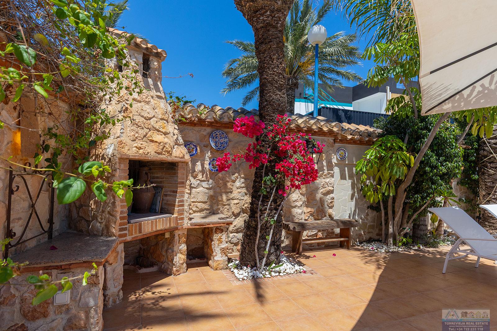 Venta de villa en Orihuela costa