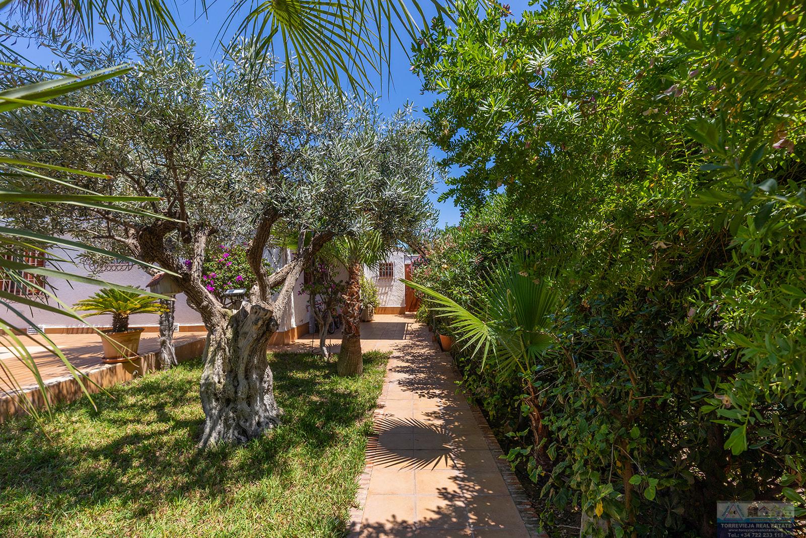 Venta de villa en Orihuela costa
