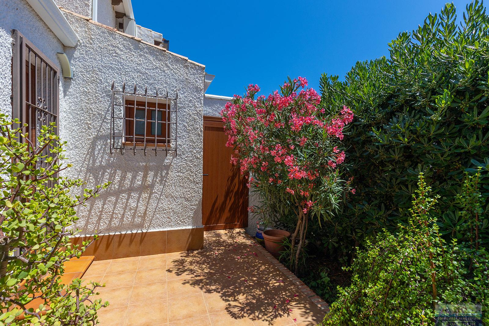 Venta de villa en Orihuela costa