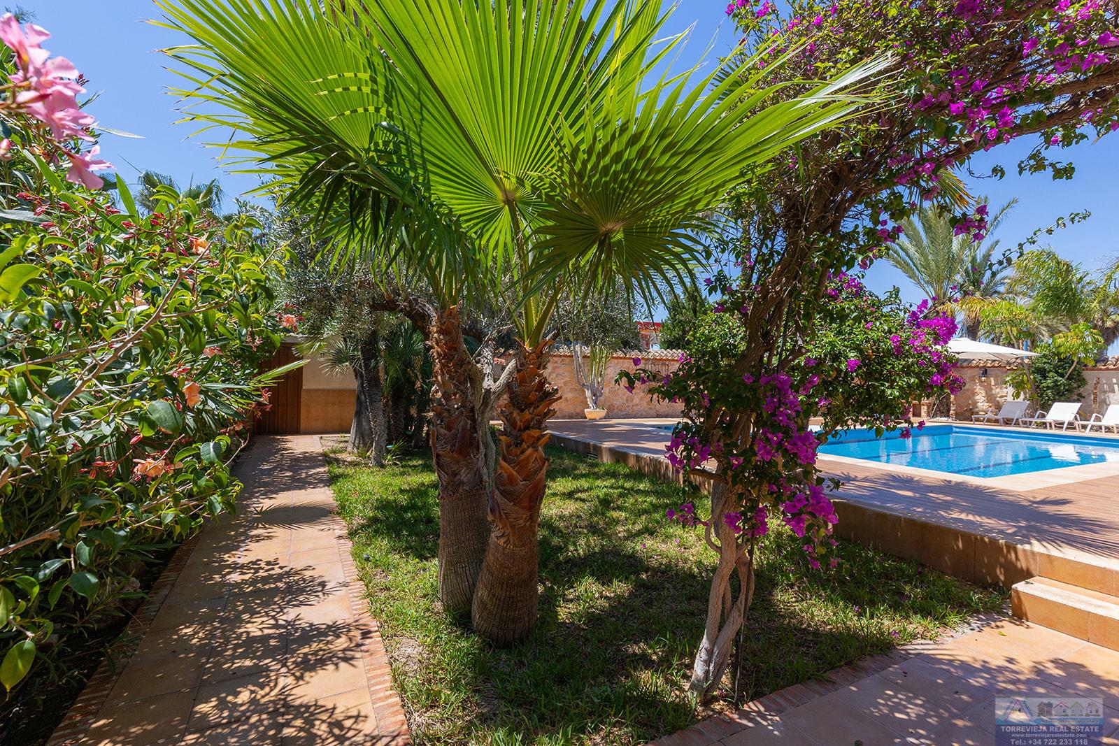 Venta de villa en Orihuela costa