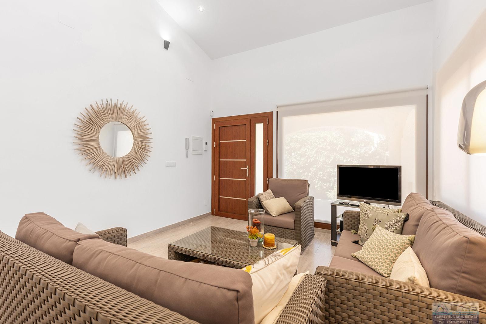 Venta de villa en Orihuela costa