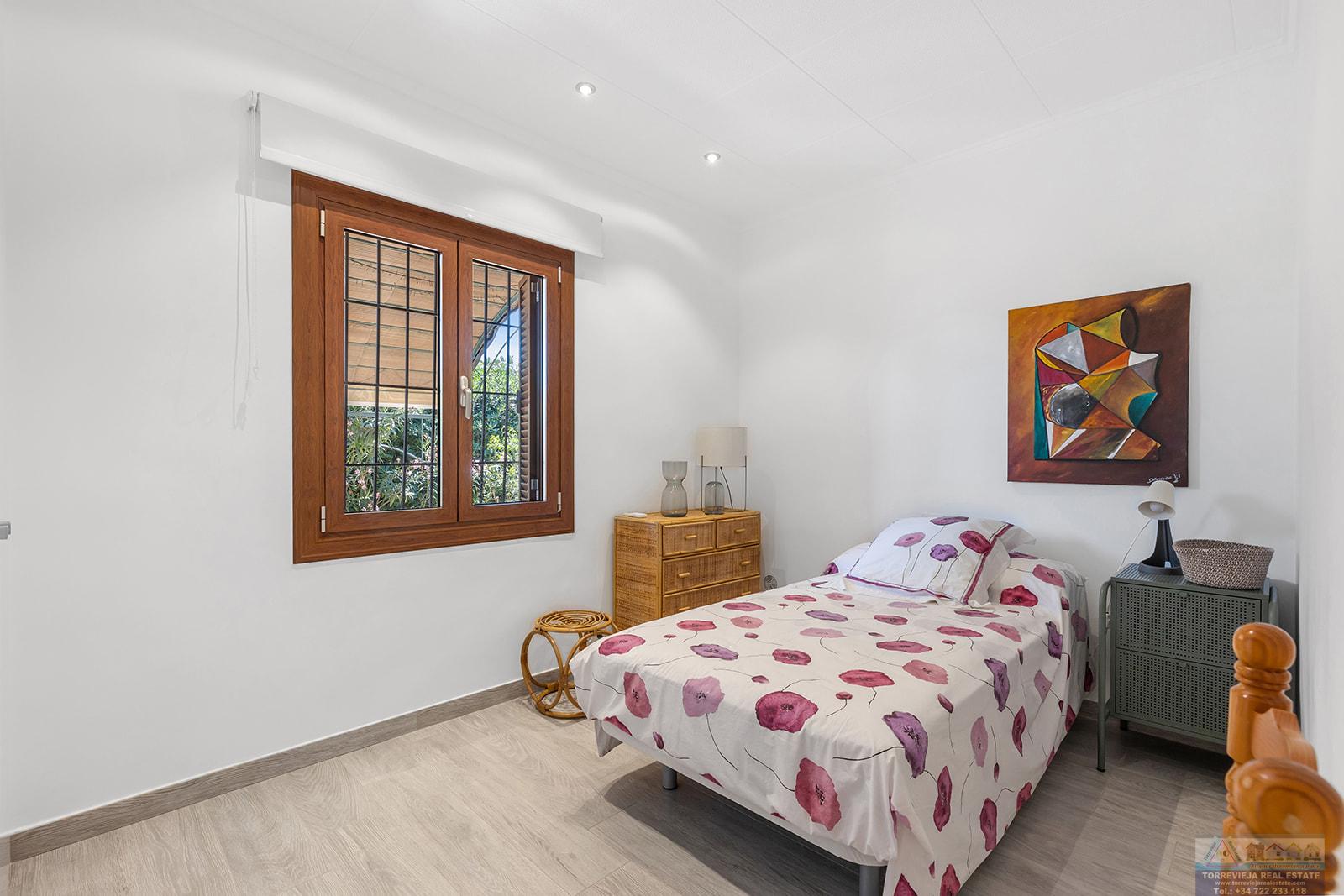 Venta de villa en Orihuela costa