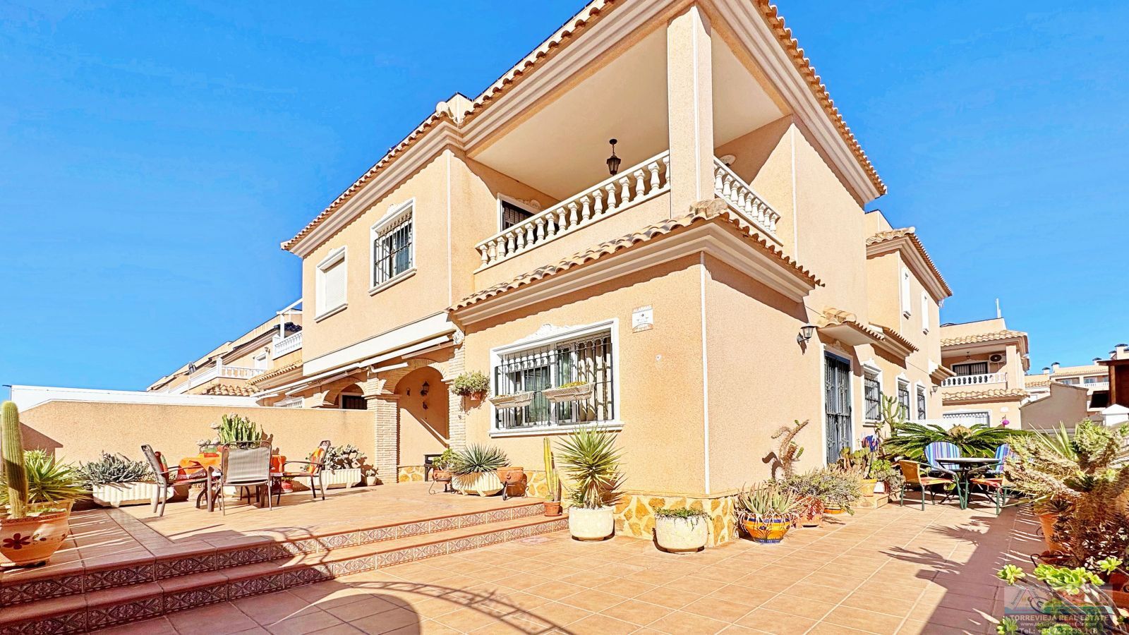 Venta de villa en Orihuela costa