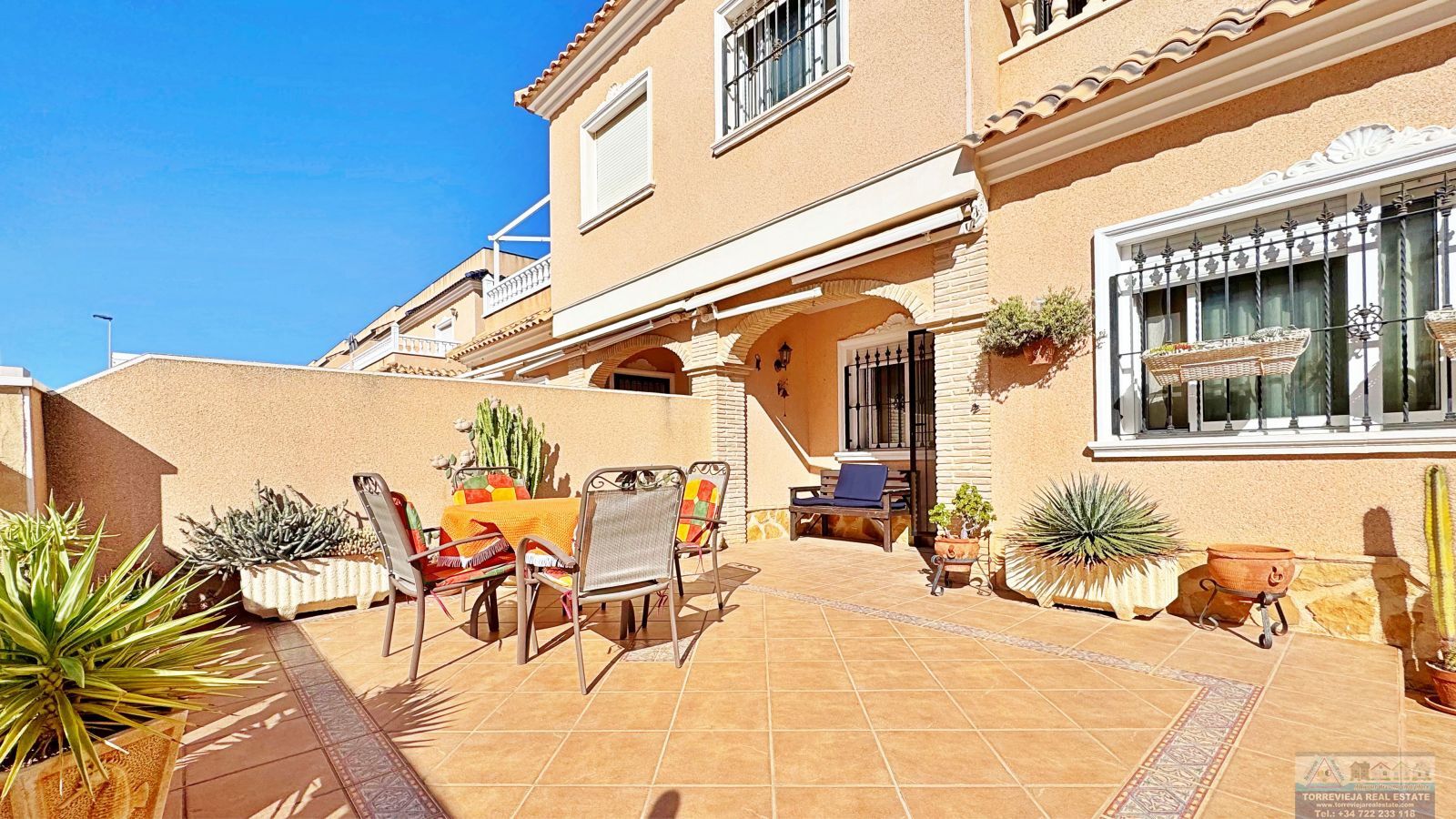 Venta de villa en Orihuela costa