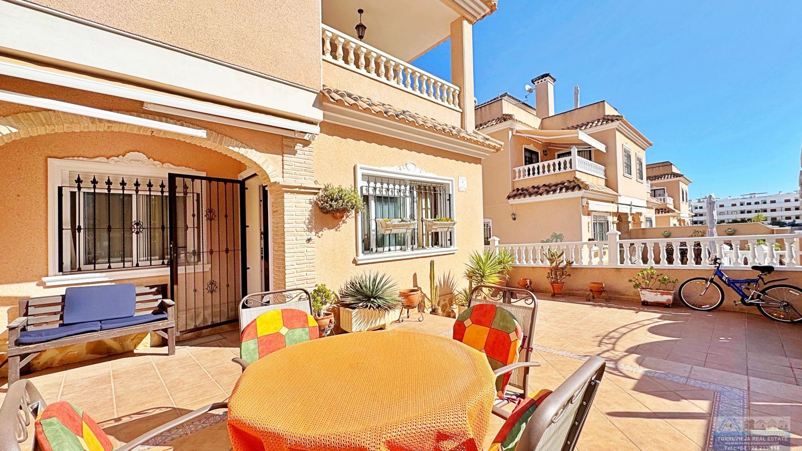 Venta de villa en Orihuela costa
