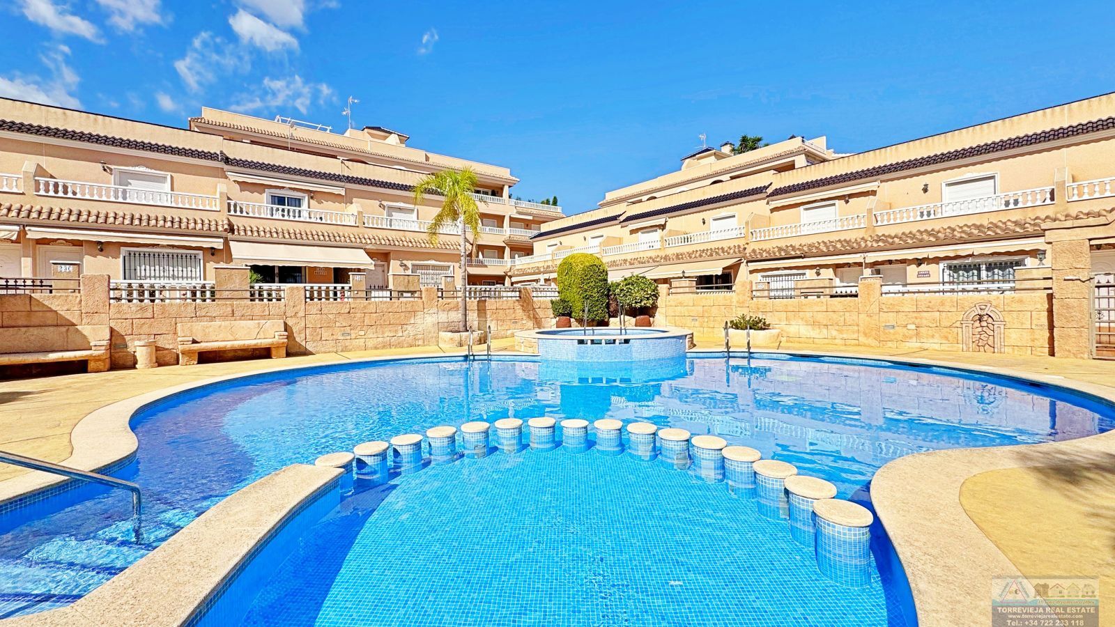 Venta de villa en Orihuela costa