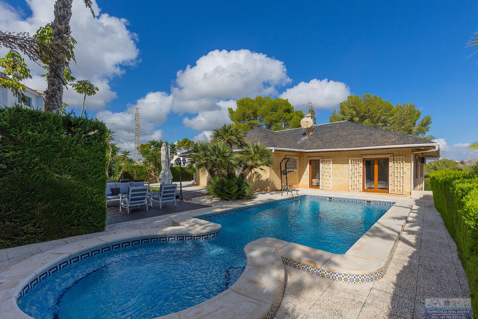 Venta de villa en Orihuela costa