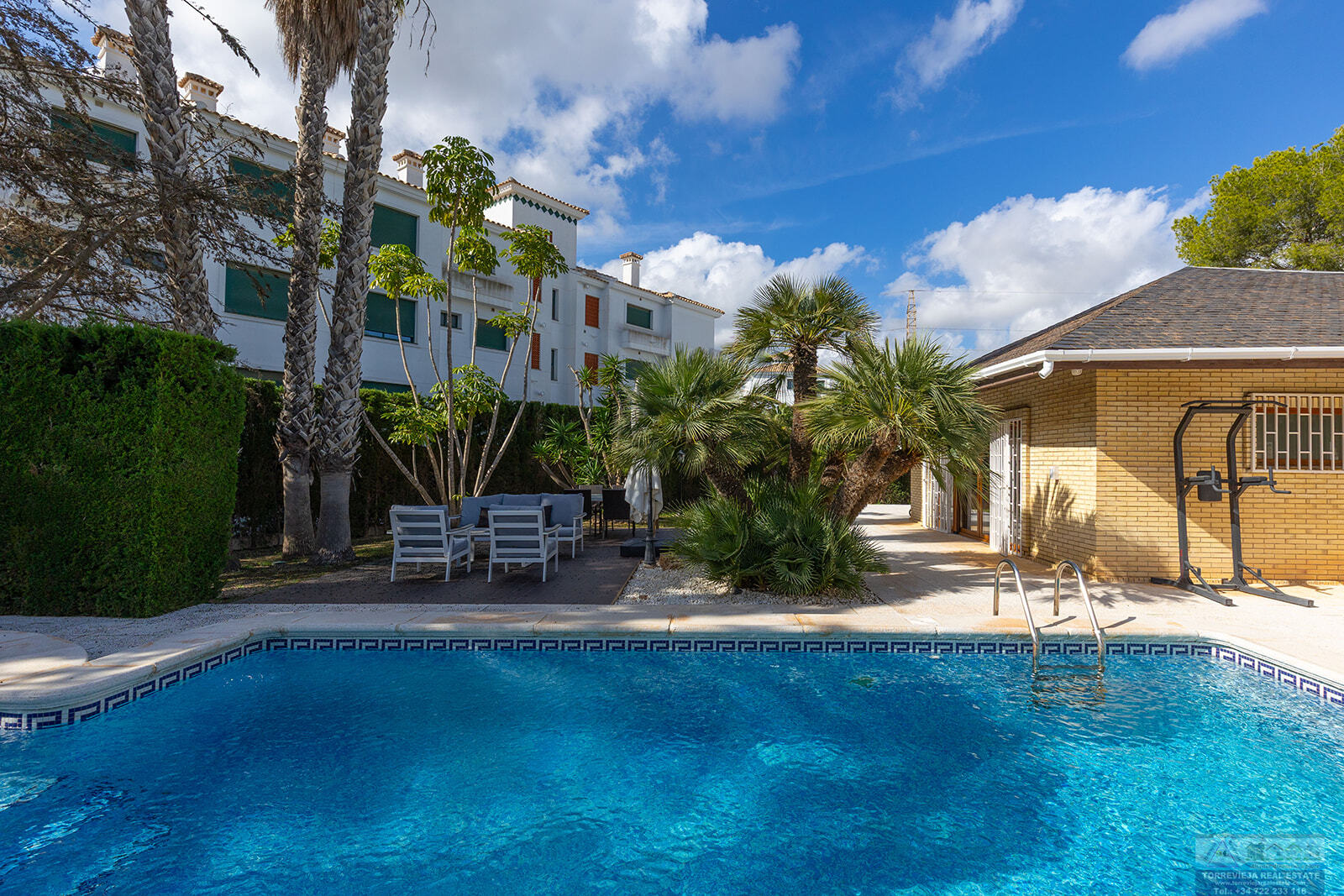 Venta de villa en Orihuela costa