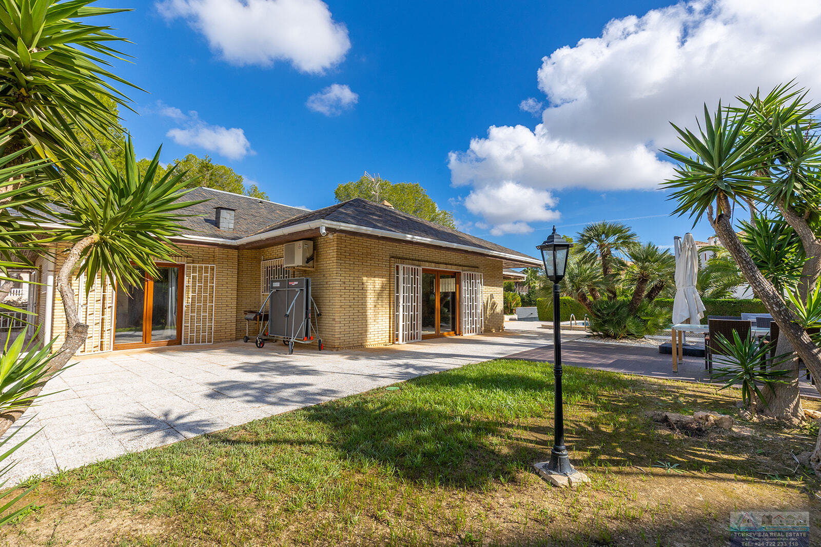 Venta de villa en Orihuela costa