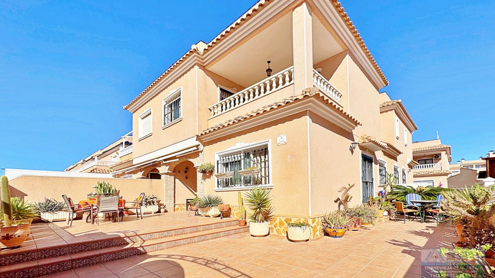 Venta de villa en Orihuela costa