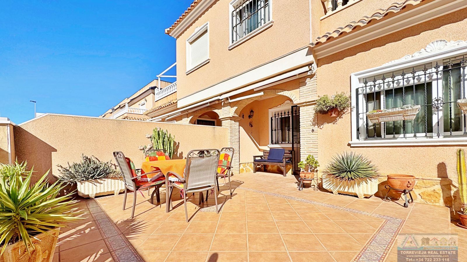 Venta de villa en Orihuela costa