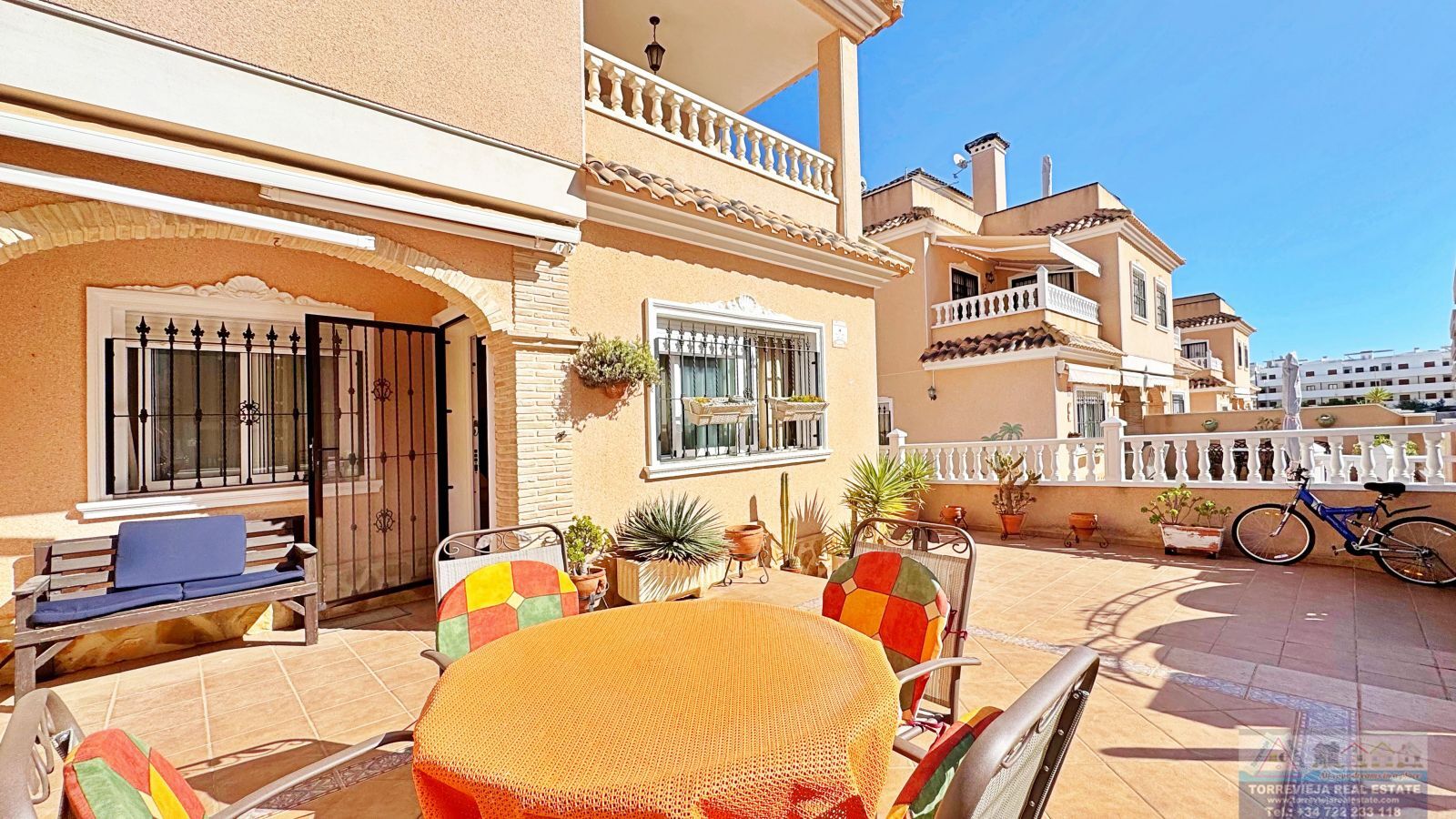 Venta de villa en Orihuela costa